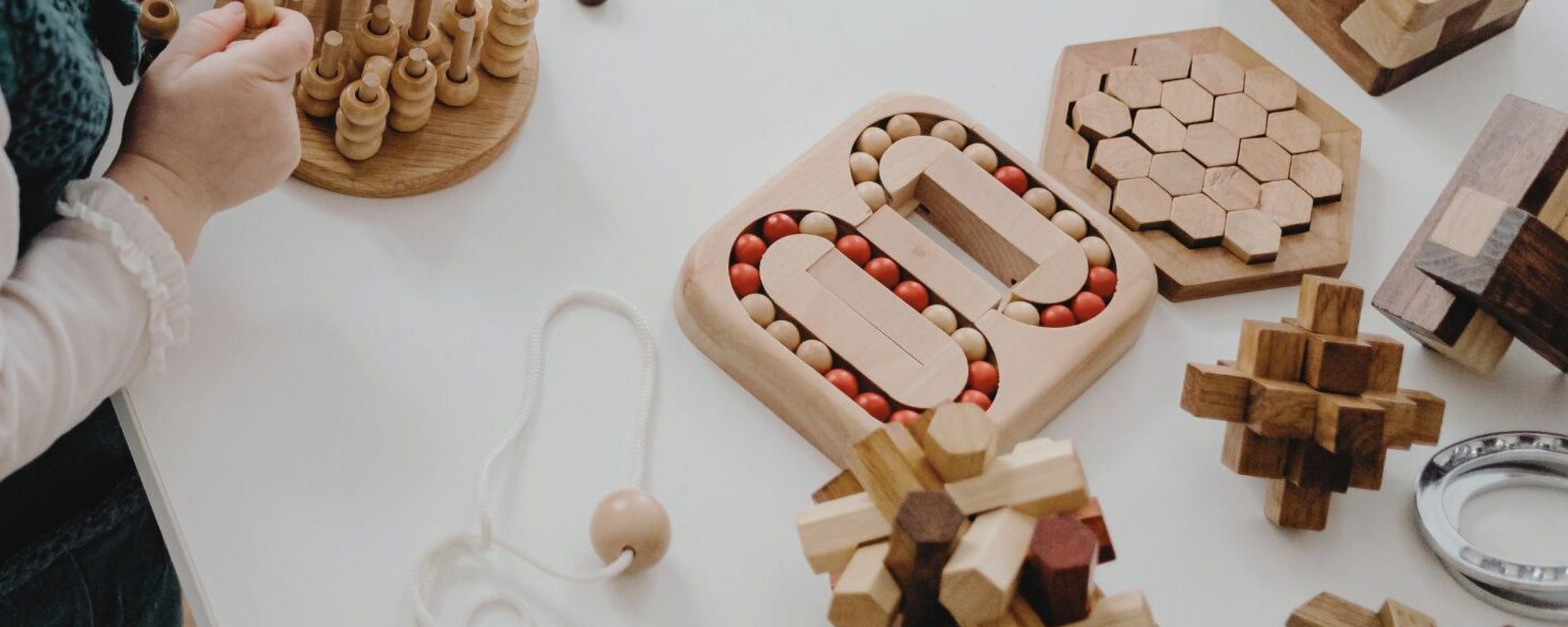 Kind_spielt